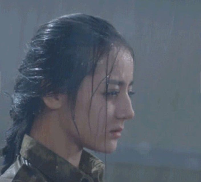 盘点那些在雨中的女演员们,有的唯美,有的和想象中不一样
