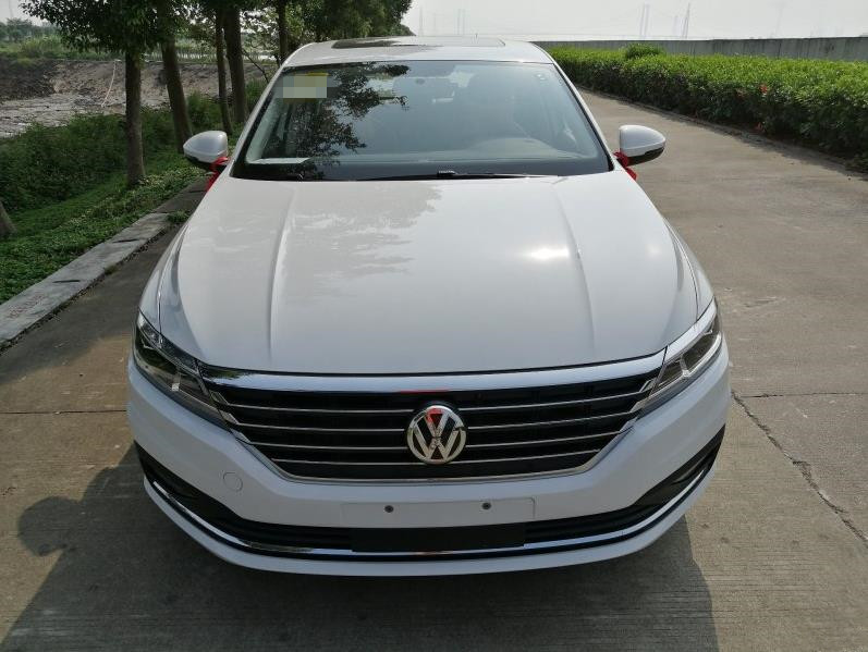 我想买大众朗逸1.5l自动舒适版,现在优惠多少,全款多少钱?