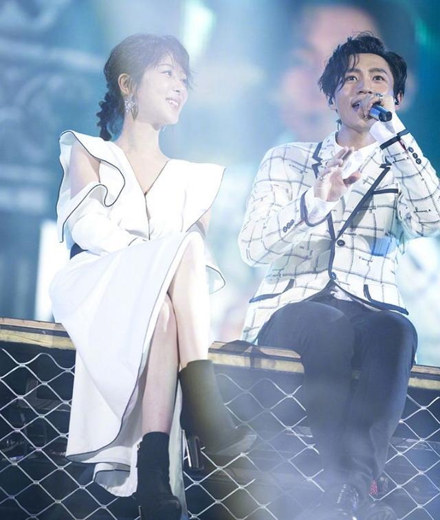 杨紫带头道喜,情绪激动和粉丝如出一辙|魏晨|杨紫|粉丝_新浪新闻