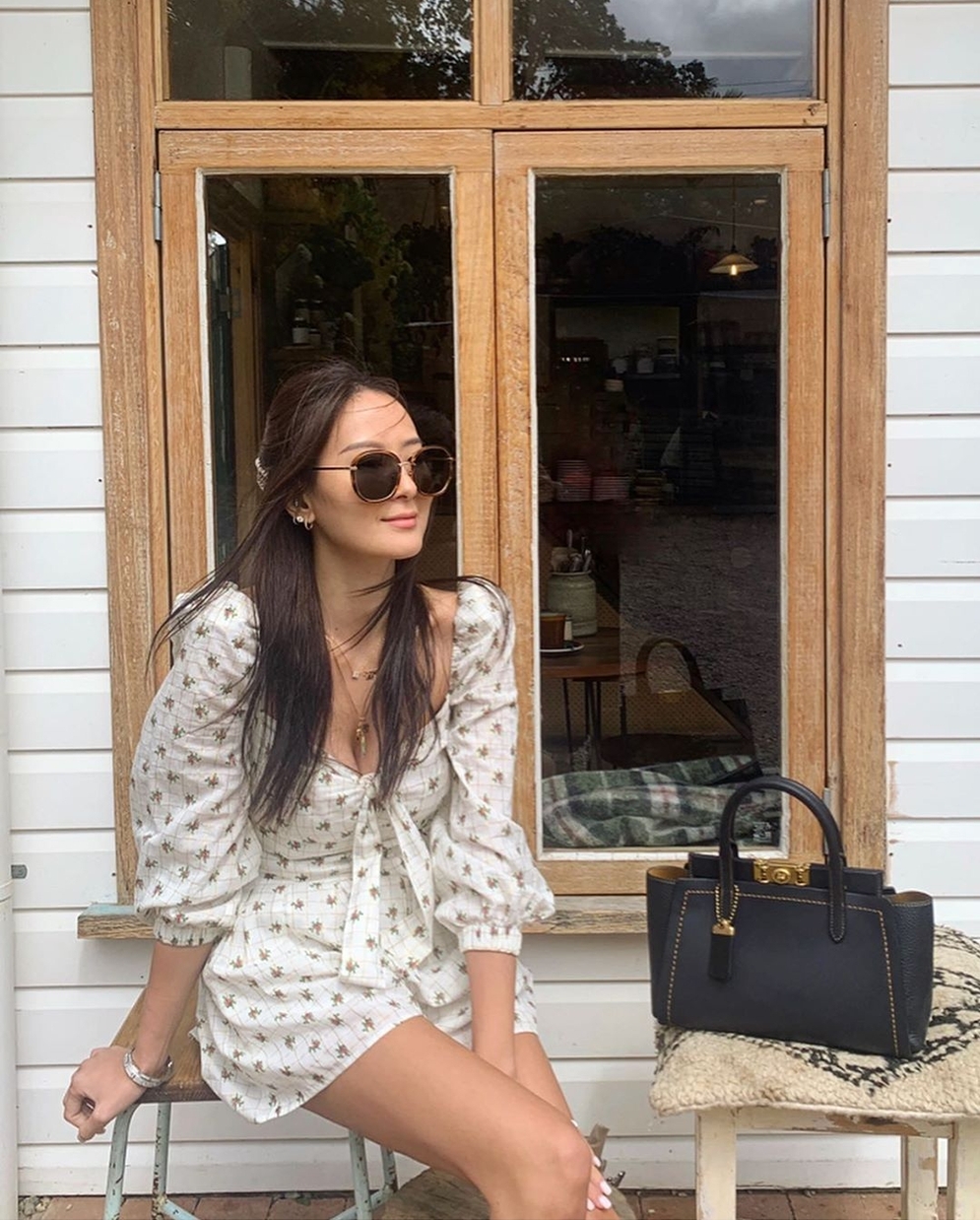 台湾名媛孙芸芸,把老公熬成爹,跟女儿像同辈,她的穿搭经有意思