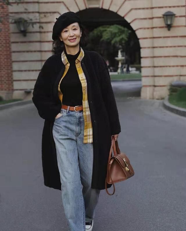 看三木博主妈妈的穿搭