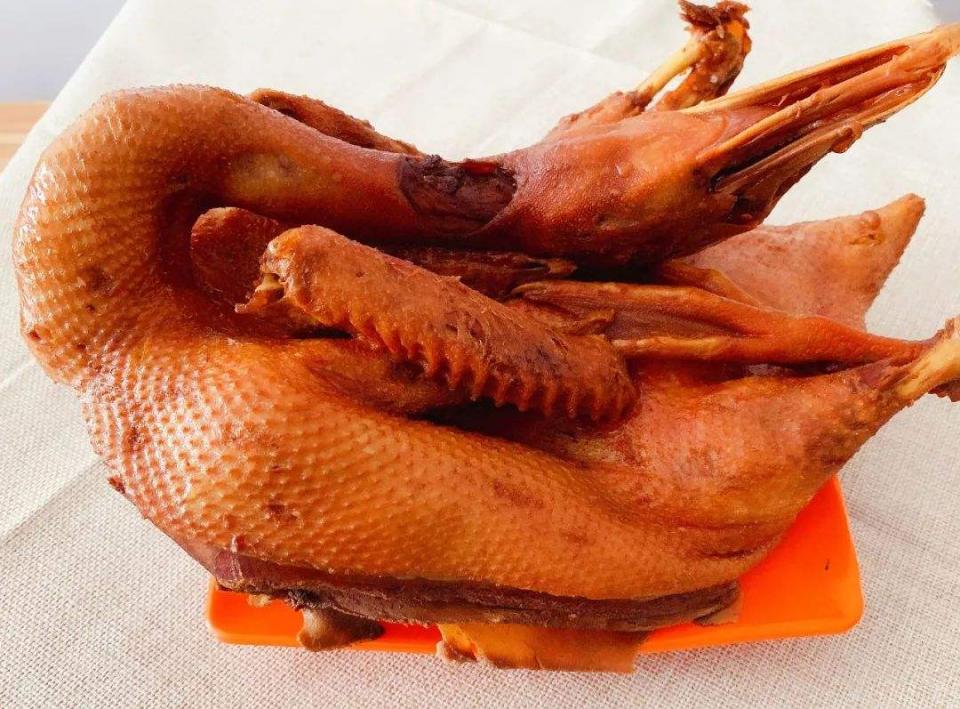 为何无为熏鸭和南京盐水鸭那么相似明明是卖熏鸭为何叫板鸭店