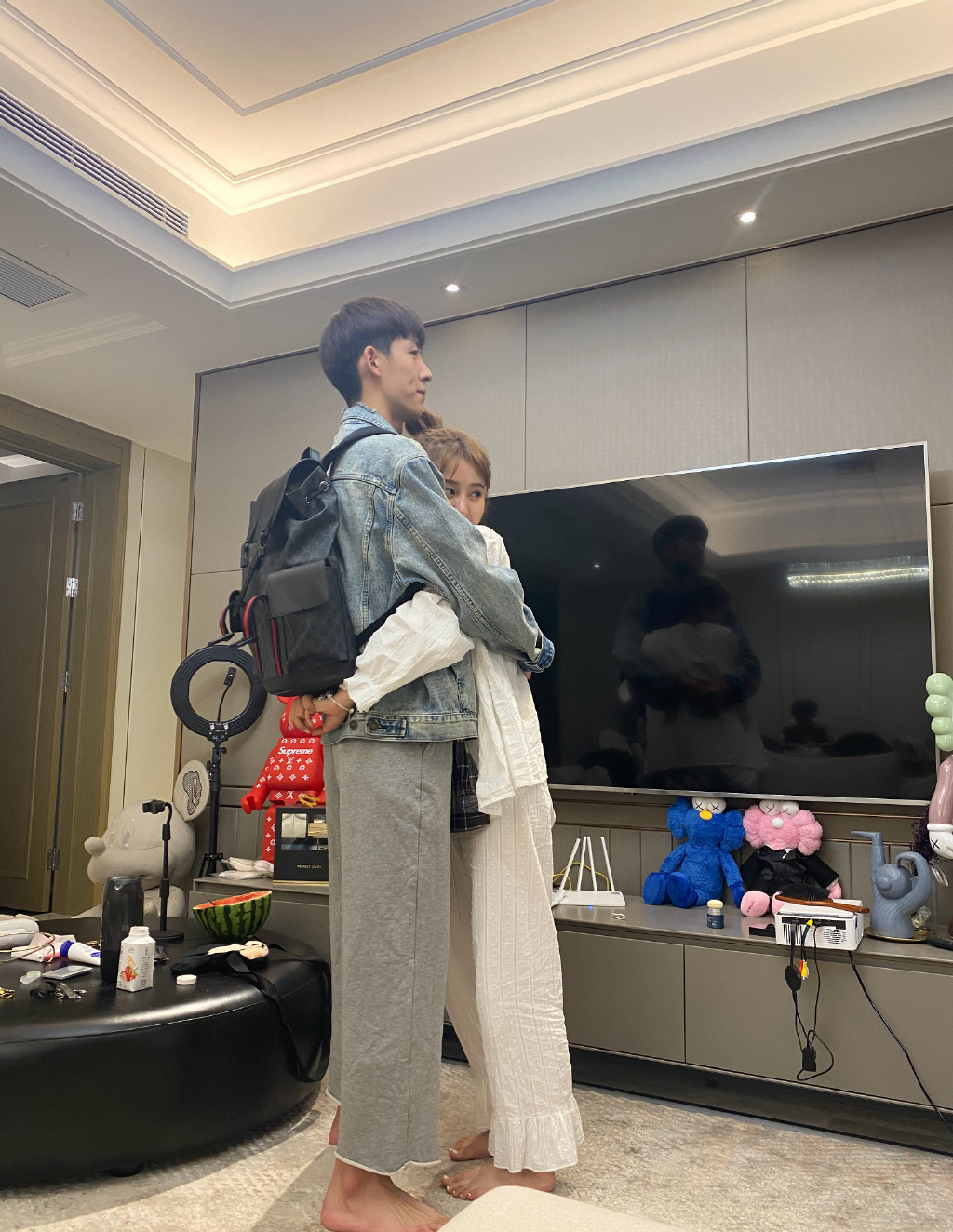 女方竟是停车场跳舞走红的温婉|带你去旅行|温婉|张弛_新浪新闻