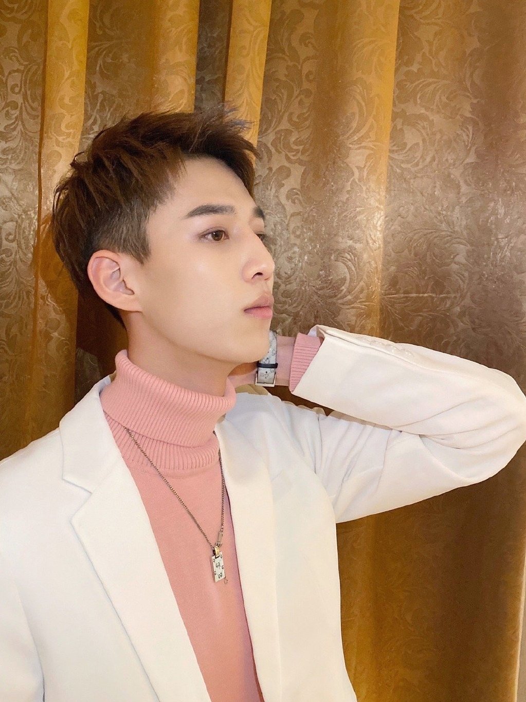 恋情,女方竟是停车场跳舞走红的温婉|带你去旅行|温婉|张弛_新浪新闻