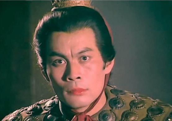 《亮剑》里的楚云龙了,其实他还在《三国演义》中扮演过吕布