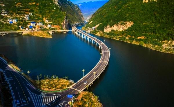 带你游湖北醉美的水上公路——兴县古昭高速