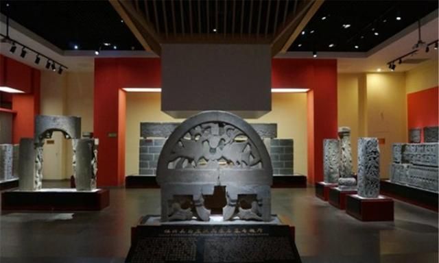 山东出土汉代画像石,画中密麻一群人正"干活"