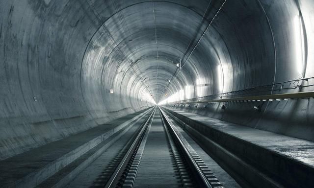 世界上长度最长的隧道,花费600多亿人民币,历时17年之久