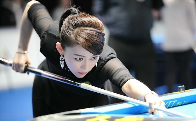 台湾台球女神何心如实力与潘晓婷不相上下颜值很高至今仍单身