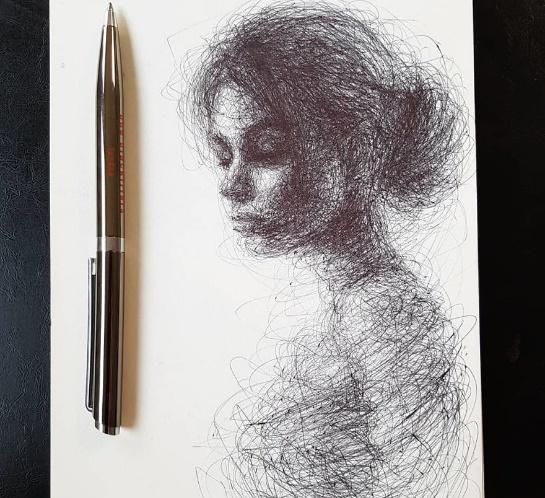 她乱画线条本以为是个青铜结果却是王者