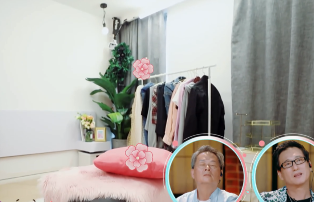 郑爽三层别墅曝光,客厅大如篮球场,家中有沙滩,打造网红圣地