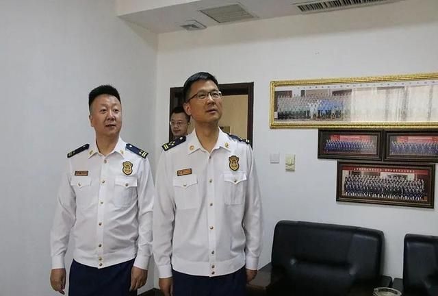 山西省消防救援总队杨守成政委到朔州市消防救援支队调研指导工