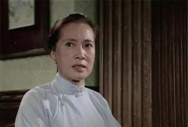 雷雨周朴园给鲁侍萍5000元等于她50年工资收入