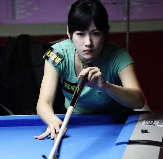 台湾台球女神何心如,实力与潘晓婷不相上下,颜值很高至今仍单身