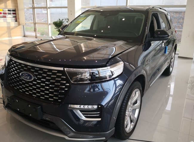 全新国产福特探险者到店,将于下月上市,车长超5米,配自动大灯