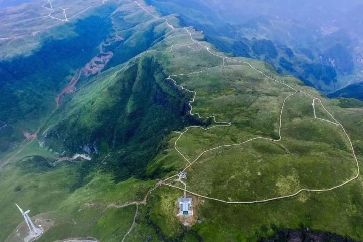 贵州最高峰韭菜坪景区,海拔有2900多米
