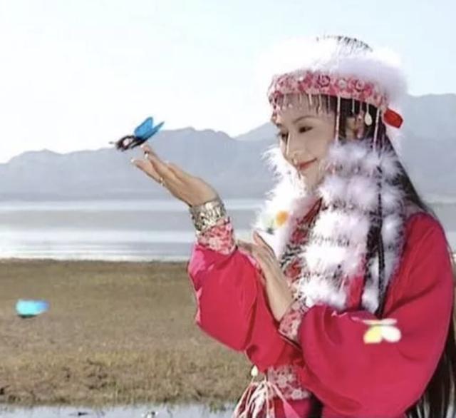 "香妃"离世20年,父亲哥哥相继离世,家庭破碎,母亲现状惹人怜