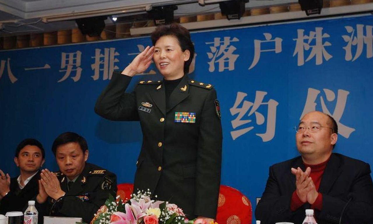 陈招娣女儿接受专访落泪追忆母亲致敬这位女排独臂将军