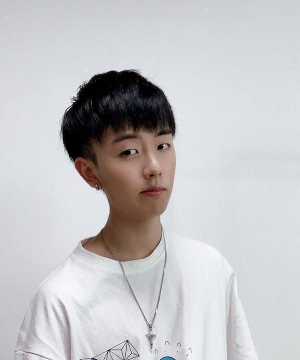 真是游戏主播说唱的小抠脚这波操作太秀了粉丝纷纷留言支持