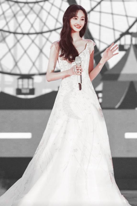 郑爽没气质反而接地气?粉丝:擦亮你的双眼,好好看清楚