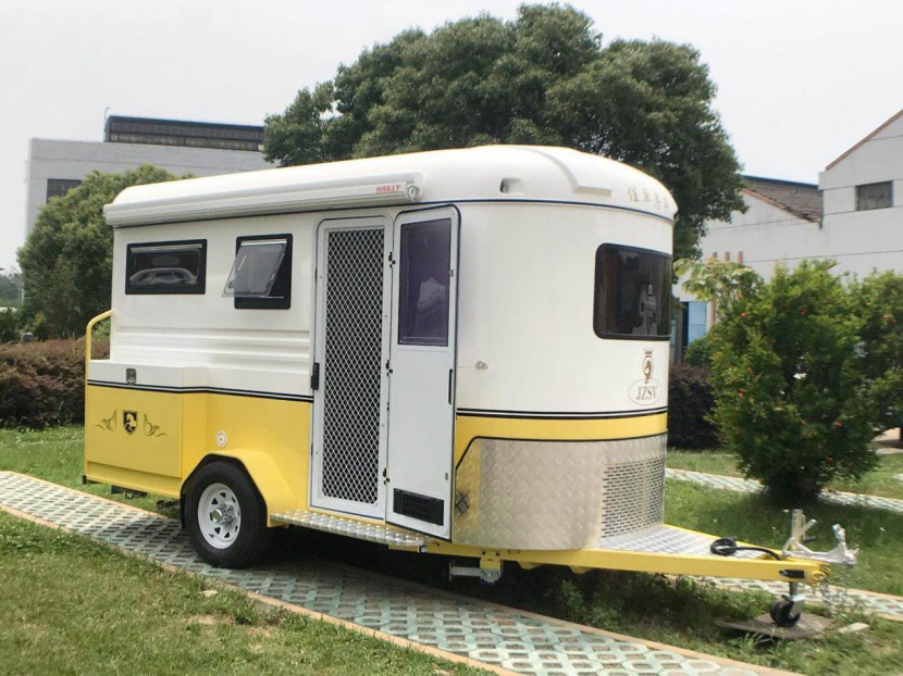 佳卓房车出口澳洲英伦风拖挂房车闪亮登场