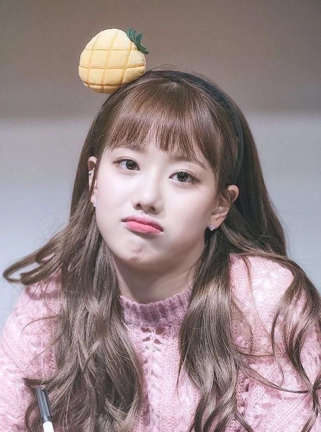 韩国女团april成员李娜恩 甜美与可爱完美呈现