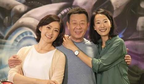 寇世勋近照曝光63岁中风两个妻子形影不离