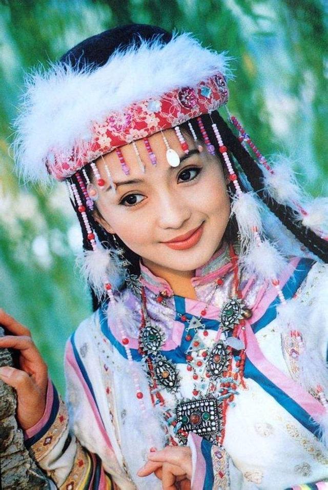 "香妃"离世20年,父亲哥哥相继离世,家庭破碎,母亲现状惹人怜