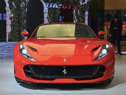 530万元的法拉利812gts65升v12堪称最快敞篷跑车之一