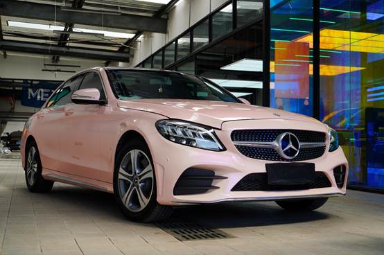 奔驰e260改色幻影胭脂粉 真是少女心爆棚 让人欲罢不能