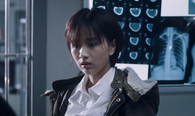 潘粤明被爆与绯闻女友一起购物,两人手拉手,目测十分甜蜜|尹姝贻