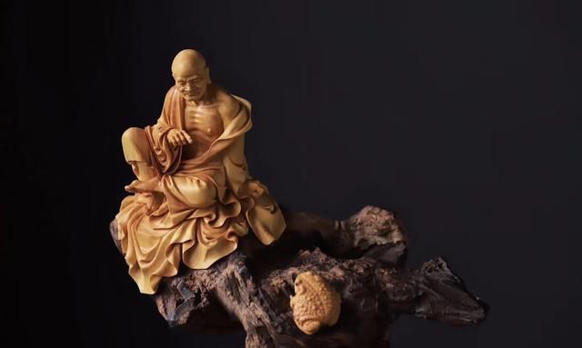 黄杨木雕,罗汉戏金蟾