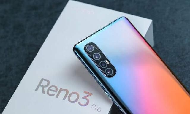 线下门店曝光opporeno4宣传海报全新四摄65w引发网友期待