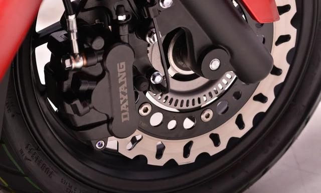 q8:v锐300的发动机抗热衰性能如何?