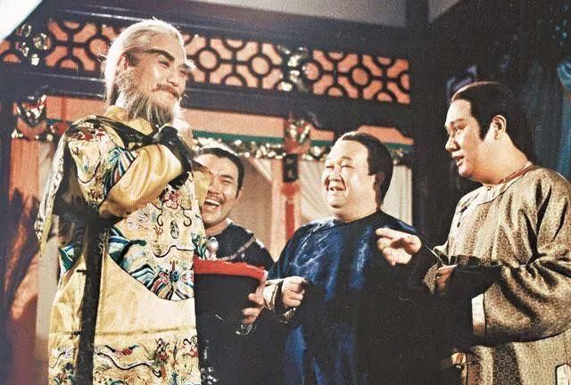 陈小春版本《鹿鼎记》中的鳌拜,《陀枪师姐》中的聂世官,以及后续几部