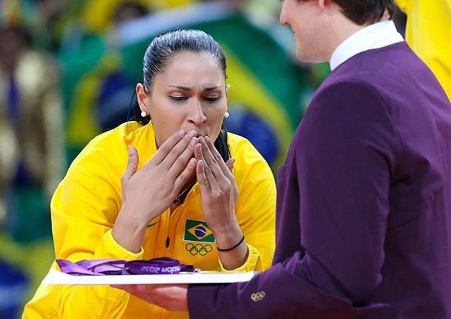 身材傲人颜值逆天,36岁巴西排球女神杰奎琳酝酿震撼回归