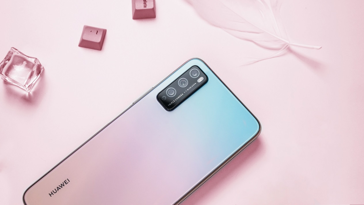 华为畅享z樱雪晴空配色开箱图赏:颜值美到爆的5g千元手机
