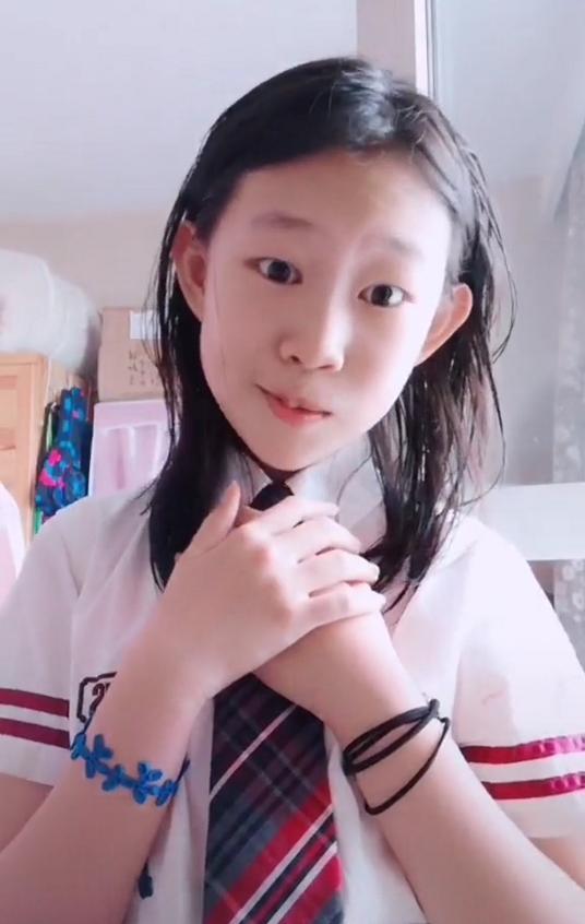 小沈阳女儿"整容式长开",颜值飙升,被赞老外眼中的模特高级脸