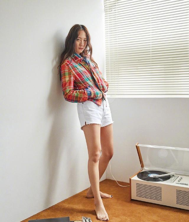 郑秀晶小细腰加上大长腿太惊艳民族风服饰超亮眼