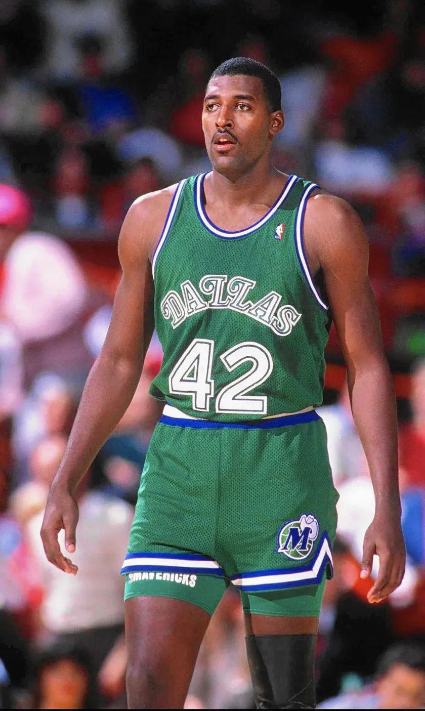 nba鲜为人知的黑名单这17人被终身禁赛跨度长达68年