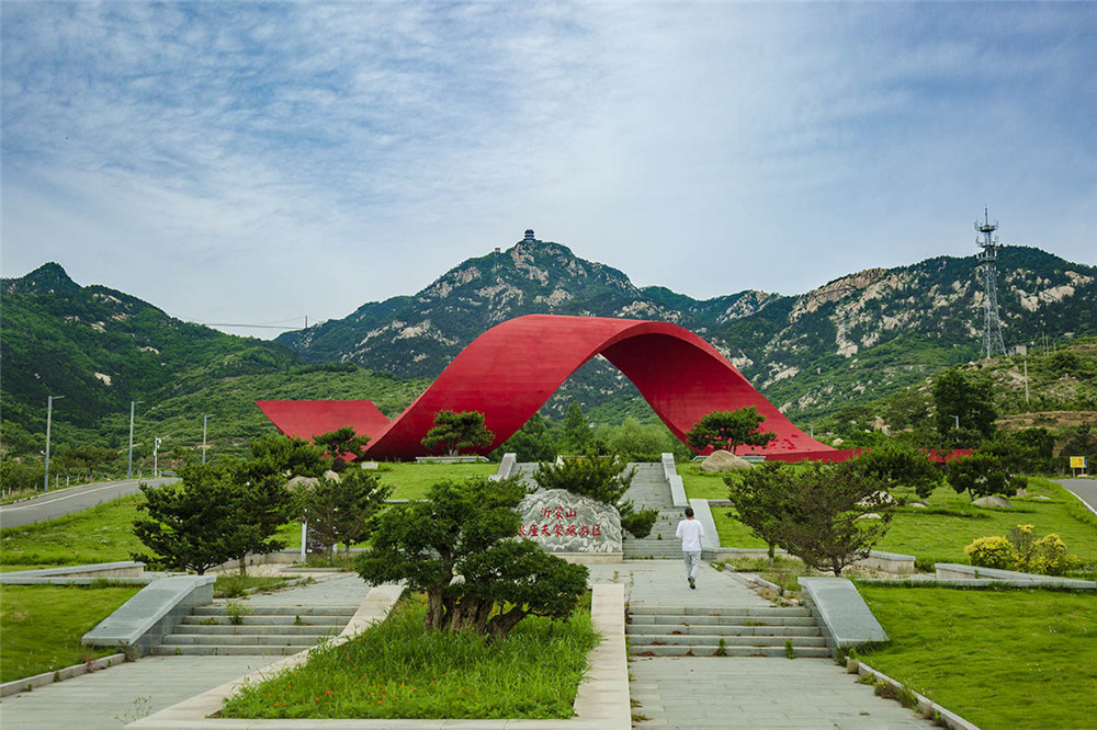 位于山东省临沂市费县,是沂蒙山旅游区的核心景区和重要组成部分,规划