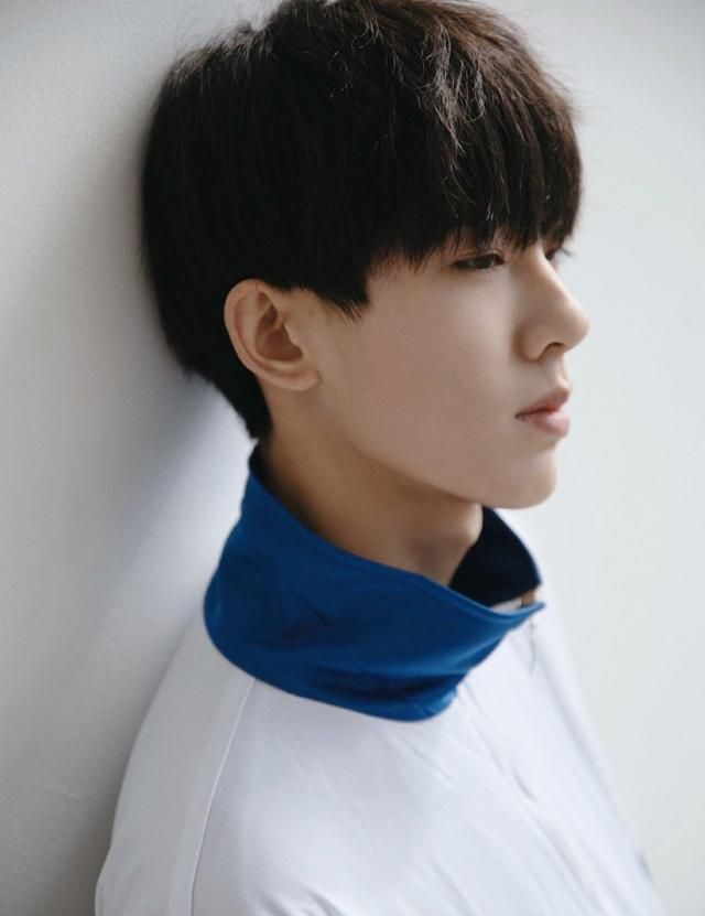 组图:帅气的高中男生,现在的00后长得太好看