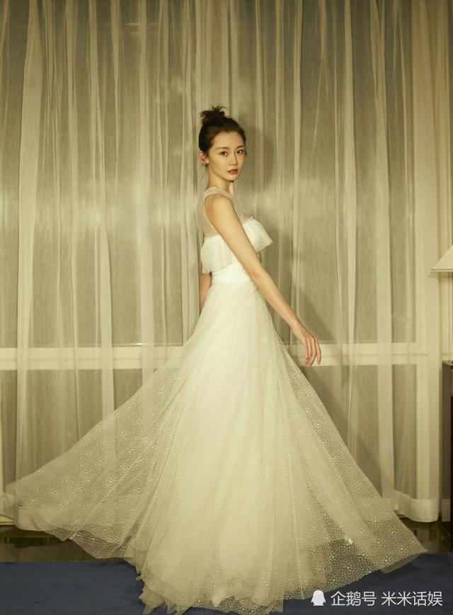 原来郑恺真的娶到宝了当苗苗穿上婚纱裙漫画里走出的新娘
