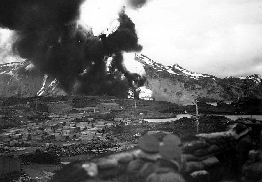 美军最狼狈战役:登陆损失300人,收复了只剩3条狗的基斯卡岛