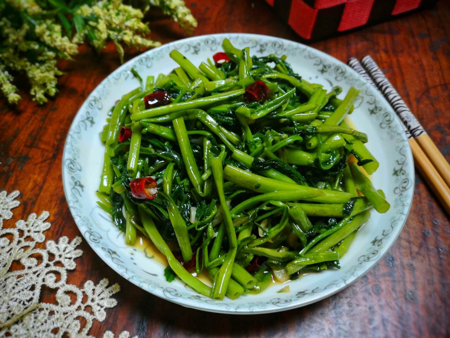 炒空心菜10人做9人错,教你一招,炒出来翠绿不发黑,营养不流失