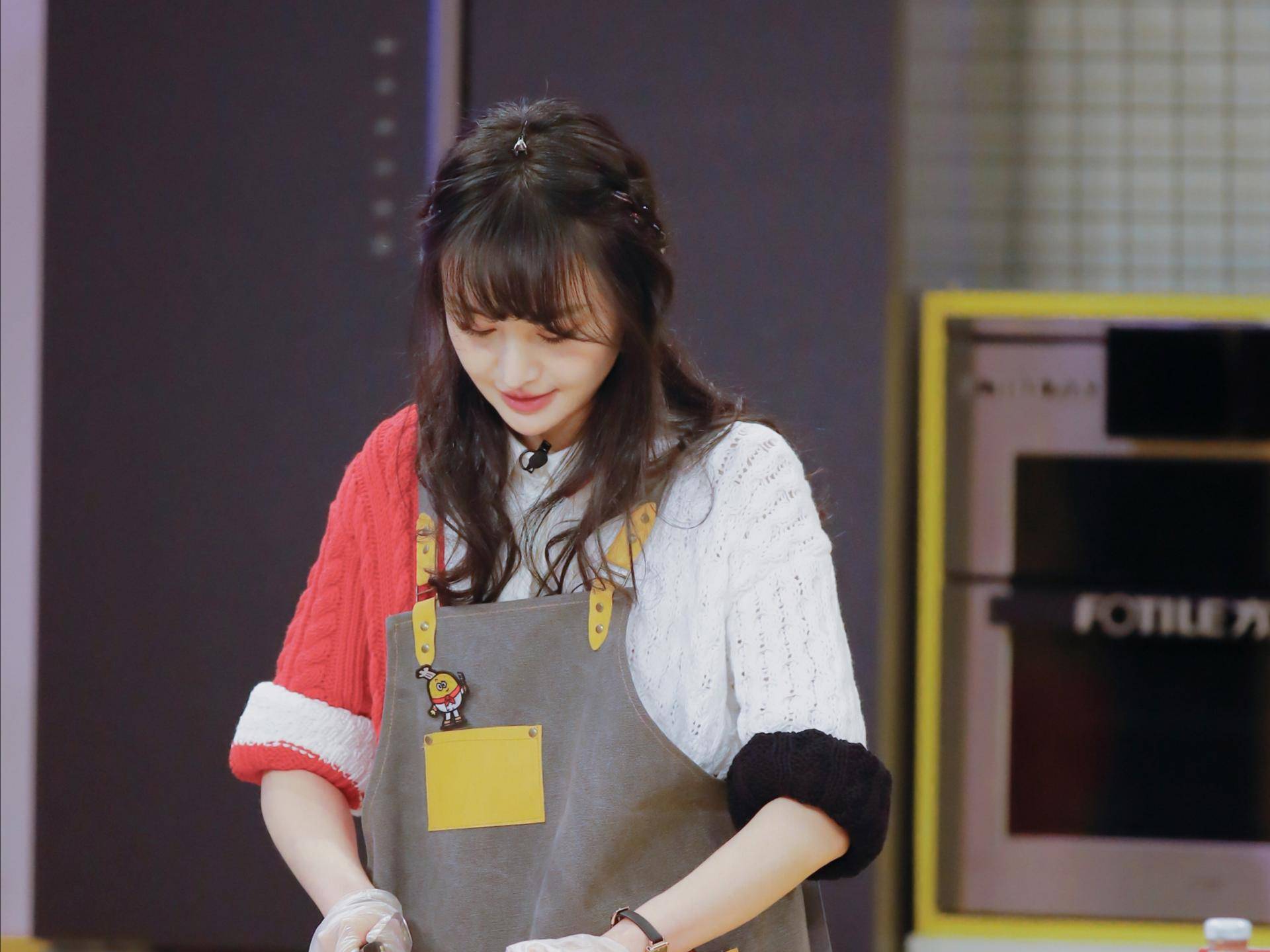 从《花少》到《旋风》,郑爽综艺表现屡遭质疑,流泪成固定项目?