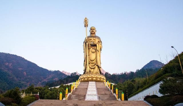 佛说,这3种“心术不正”之人,拜再多佛也没用,