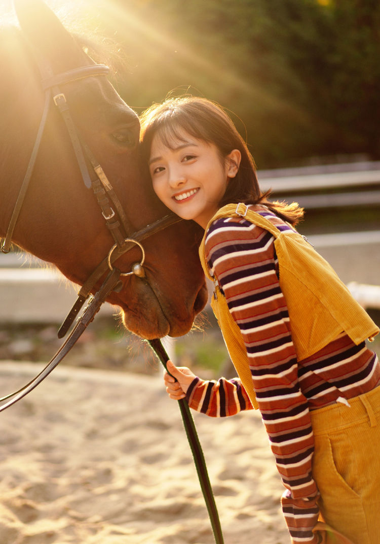 大家喜欢这位可爱的小女生厉嘉琪吗?