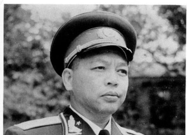 开国中将曾国华3岁被送人26年后回老家家人已认不出