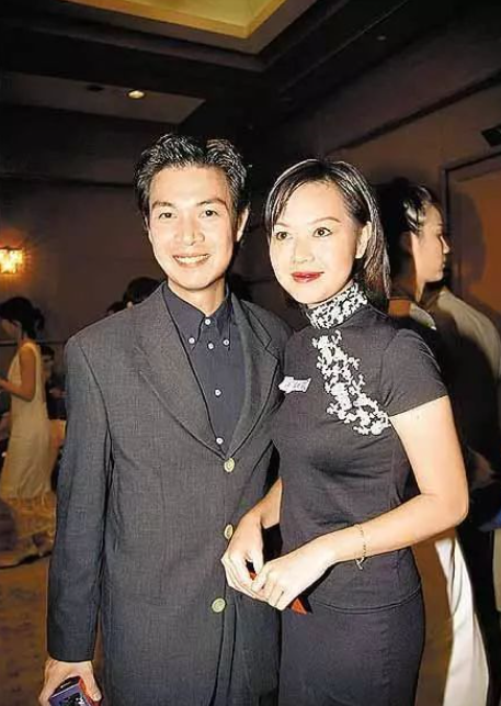 曾劈腿被抓包,获封香港经典贱男|梁荣忠|钟丽淇|白发_新浪新闻